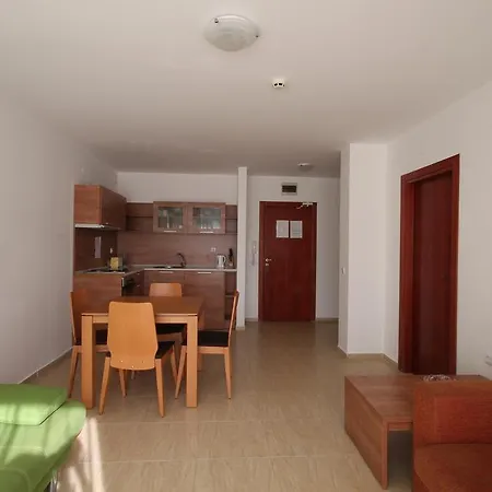 דירה New Estate In Sun Village *