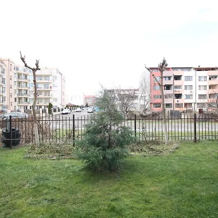 New Estate In Sun Village דירה *
